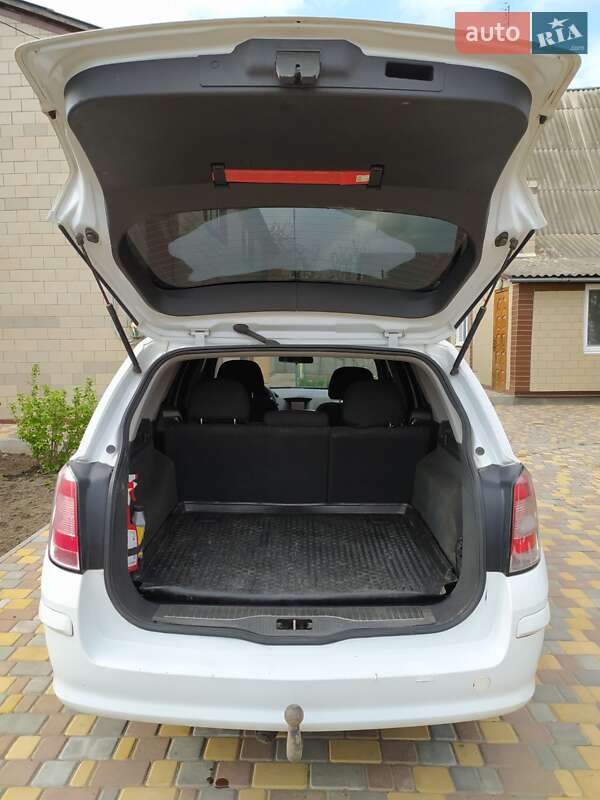 Універсал Opel Astra 2008 в Жашківу