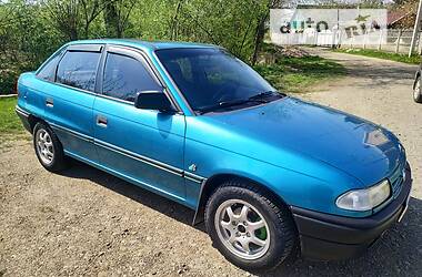 Седан Opel Astra 1994 в Черновцах