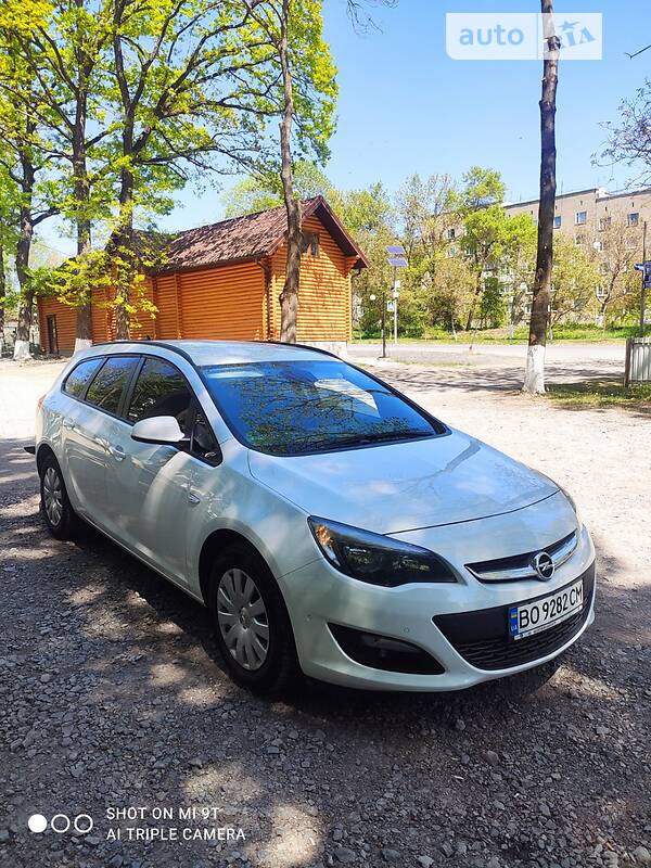 Универсал Opel Astra 2015 в Залещиках