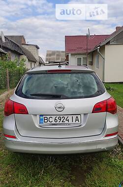 Универсал Opel Astra 2014 в Жидачове