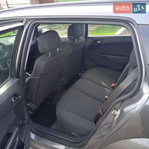 Універсал Opel Astra 2010 в Запоріжжі