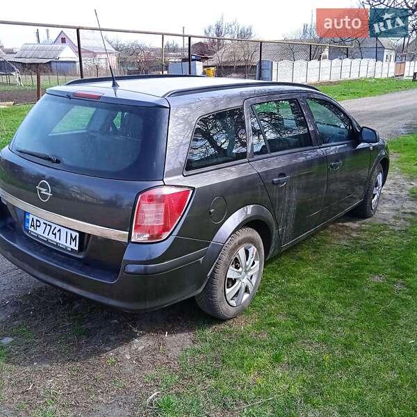 Універсал Opel Astra 2010 в Запоріжжі
