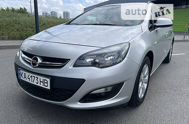 Универсал Opel Astra 2014 в Киеве