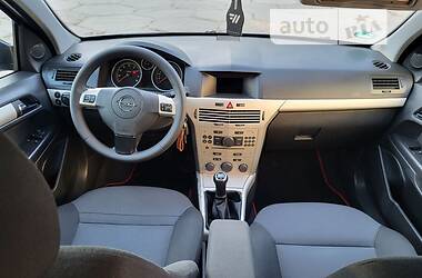 Универсал Opel Astra 2008 в Полтаве