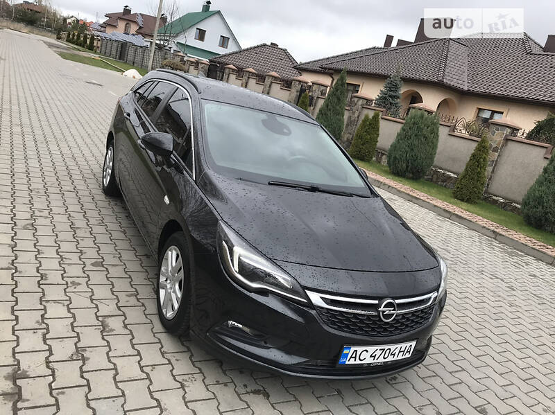 Універсал Opel Astra 2016 в Луцьку