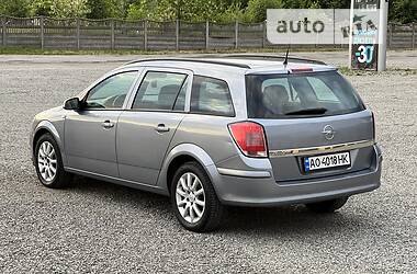 Универсал Opel Astra 2006 в Иршаве