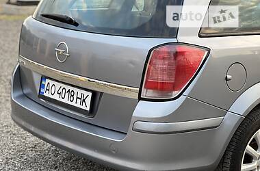 Универсал Opel Astra 2006 в Иршаве