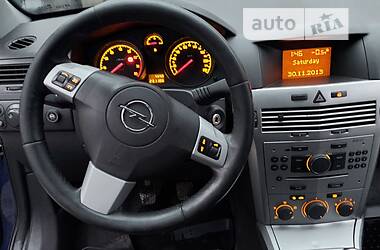 Хэтчбек Opel Astra 2014 в Луцке