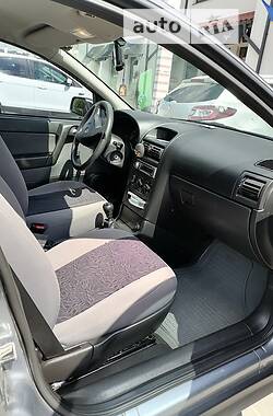 Седан Opel Astra 2008 в Ровно