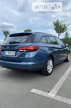 Универсал Opel Astra 2016 в Ирпене