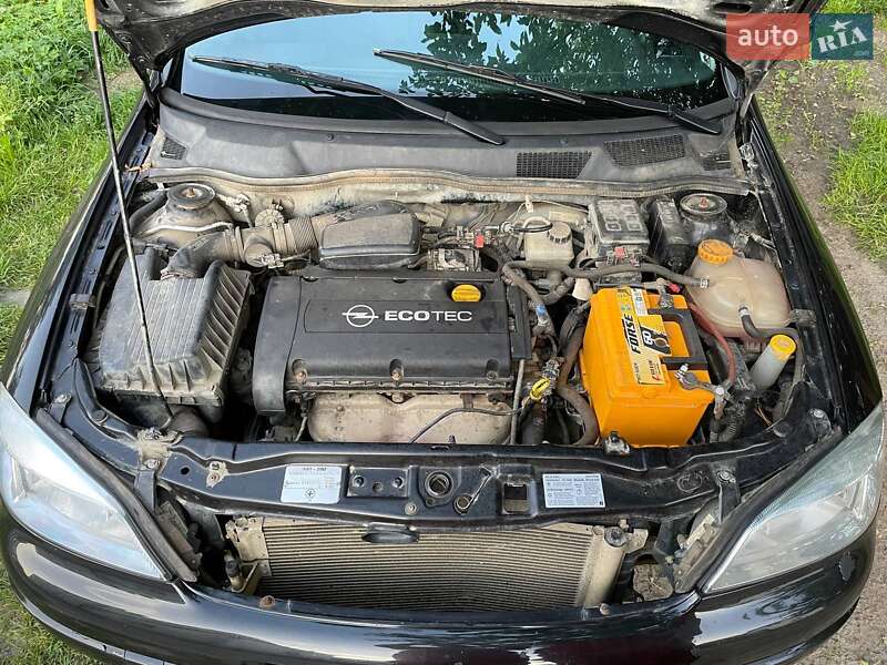Седан Opel Astra 2008 в Львове