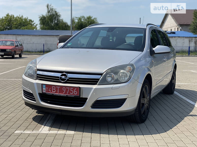 Универсал Opel Astra 2005 в Нововолынске