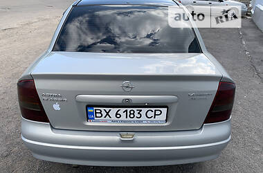 Седан Opel Astra 2006 в Хмельницком