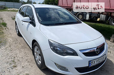 Универсал Opel Astra 2012 в Староконстантинове