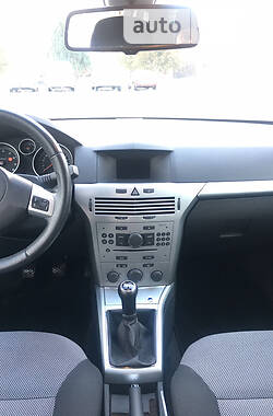 Универсал Opel Astra 2009 в Ровно