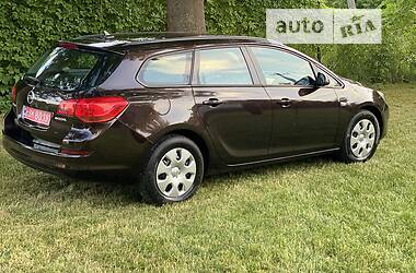 Универсал Opel Astra 2012 в 