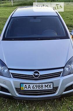 Универсал Opel Astra 2013 в Киеве