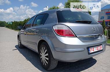 Хетчбек Opel Astra 2004 в Дунаївцях