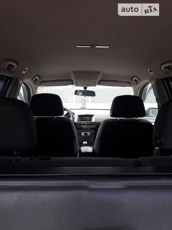 Универсал Opel Astra 2005 в Сарнах