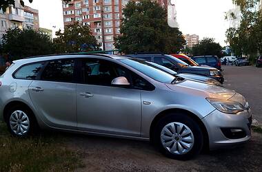 Універсал Opel Astra 2014 в Луцьку