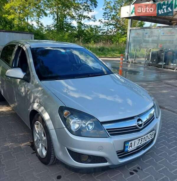 Седан Opel Astra 2011 в Киеве фото 2 Седан Opel Astra 2011 в Киеве