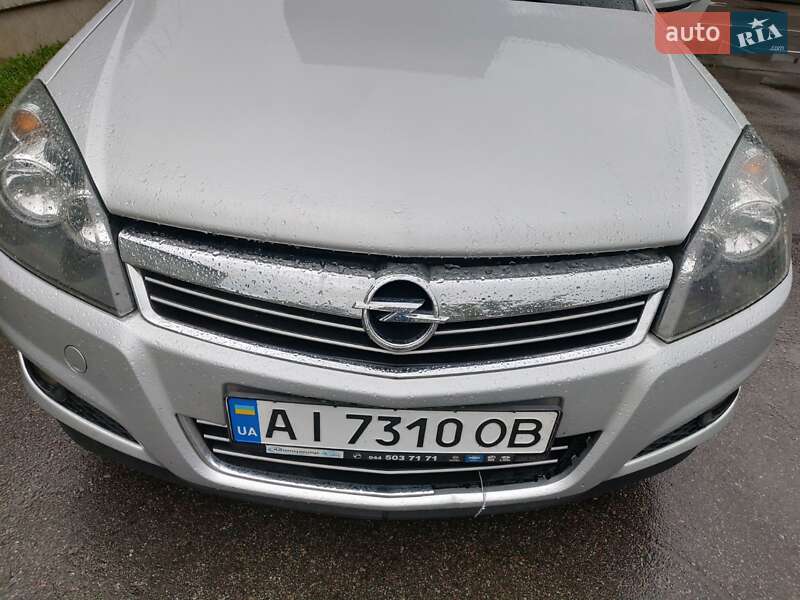 Седан Opel Astra 2011 в Киеве фото 12 Седан Opel Astra 2011 в Киеве
