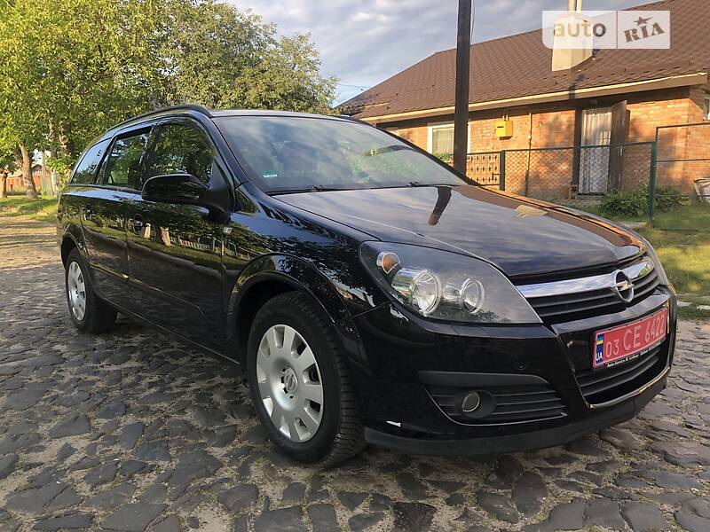 Универсал Opel Astra 2006 в Киверцах