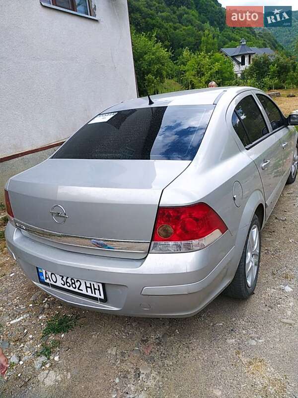 Седан Opel Astra 2009 в Тячеве
