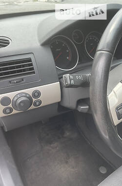 Универсал Opel Astra 2007 в 
