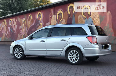 Універсал Opel Astra 2005 в Дніпрі