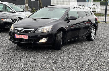 Універсал Opel Astra 2011 в Старокостянтинові