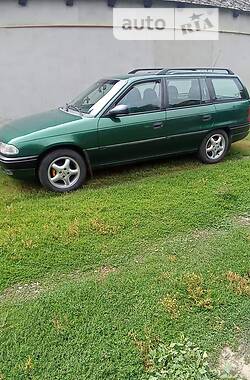 Универсал Opel Astra 1996 в Ужгороде
