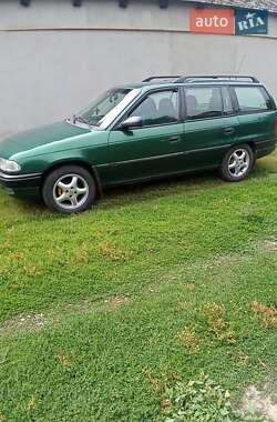 Универсал Opel Astra 1996 в Ужгороде