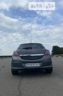 Седан Opel Astra 2010 в Сумах