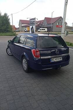 Универсал Opel Astra 2010 в Самборе