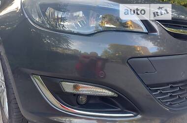 Универсал Opel Astra 2013 в 