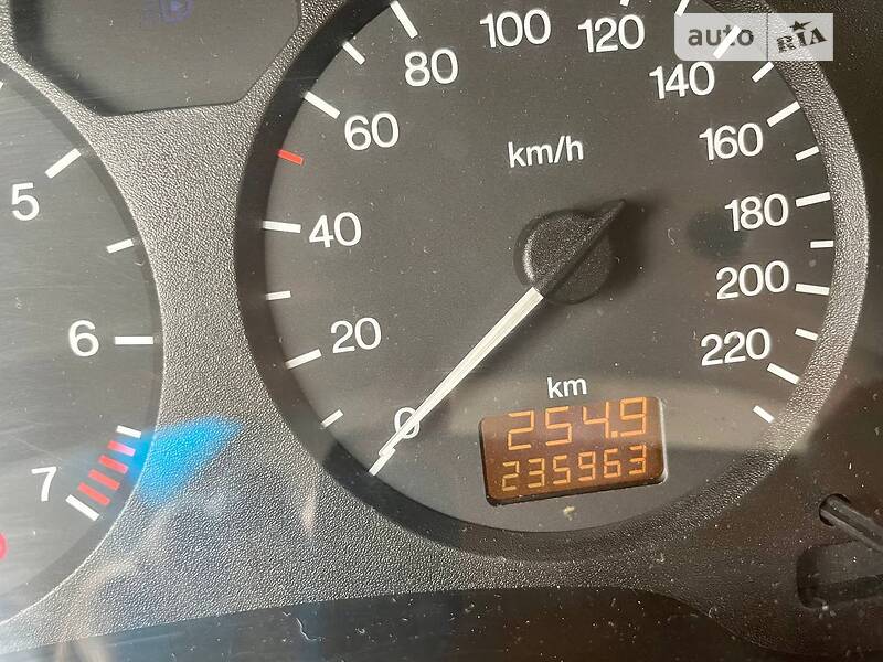 Седан Opel Astra 2001 в Киеве