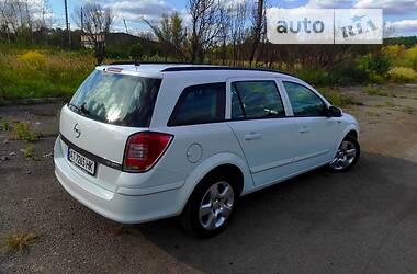 Універсал Opel Astra 2008 в Черкасах