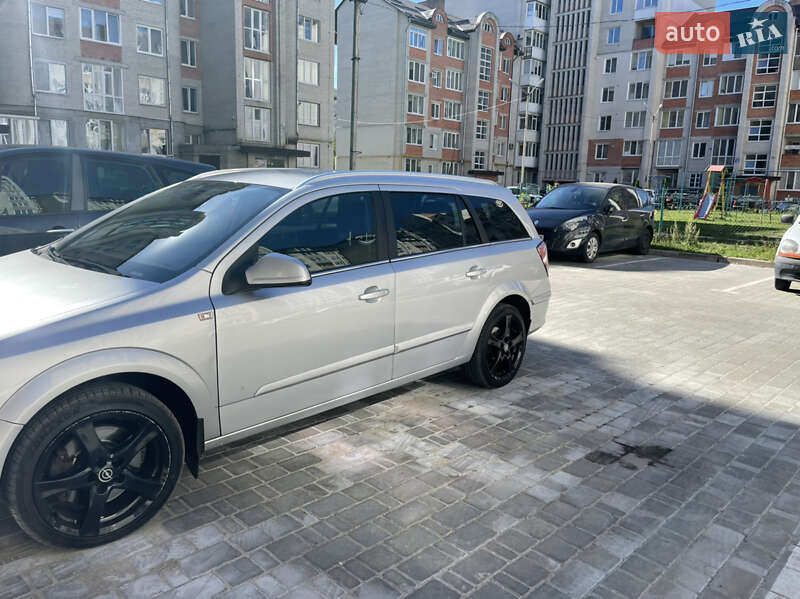 Opel Astra 2010