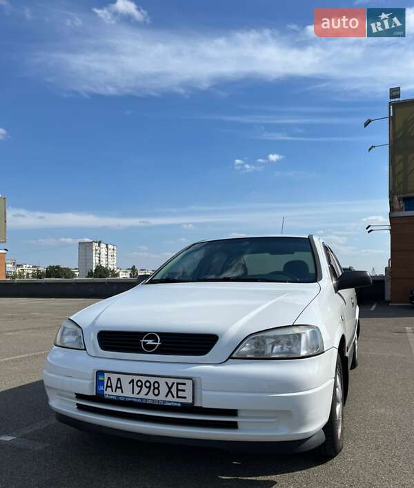 Седан Opel Astra 2008 в 