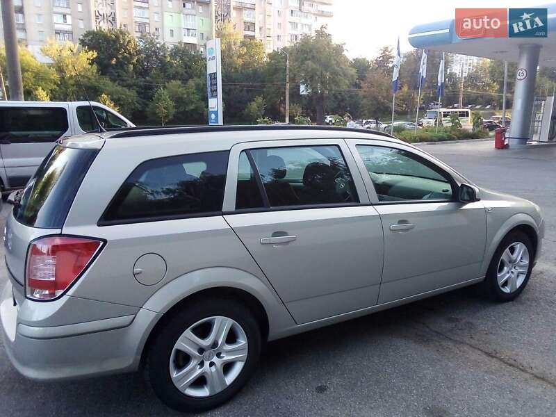 Универсал Opel Astra 2009 в Виннице