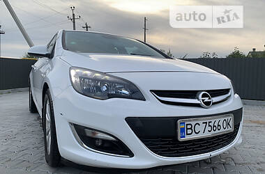 Хэтчбек Opel Astra 2013 в Львове