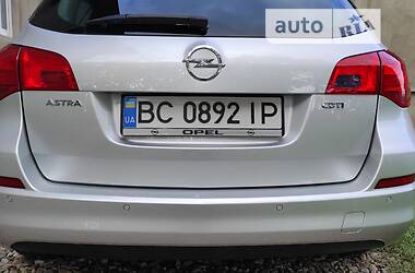 Універсал Opel Astra 2011 в Сторожинці