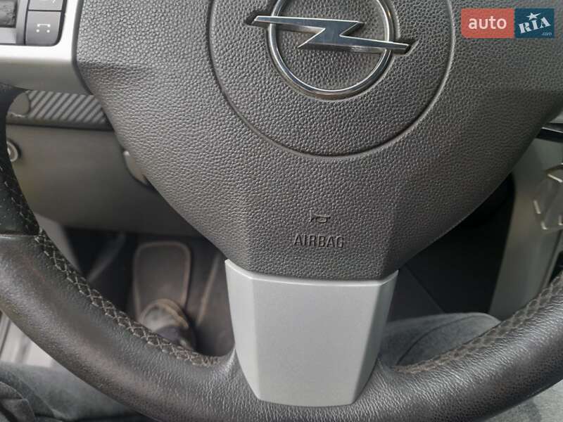 Універсал Opel Astra 2005 в Сумах