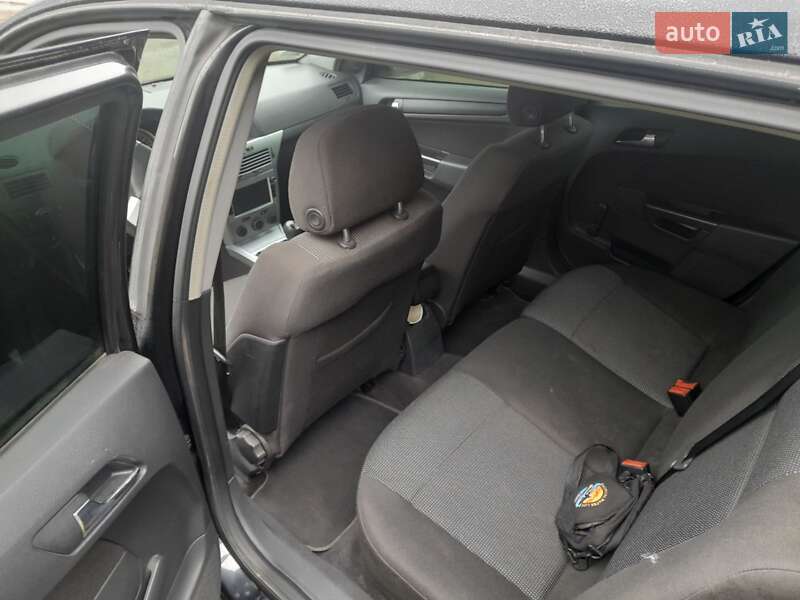 Універсал Opel Astra 2005 в Сумах