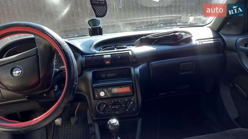 Хэтчбек Opel Astra 2001 в Одессе
