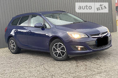 Универсал Opel Astra 2014 в Дрогобыче