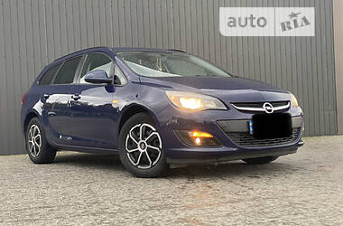 Универсал Opel Astra 2014 в Дрогобыче