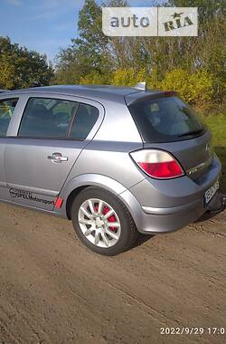 Хэтчбек Opel Astra 2004 в 