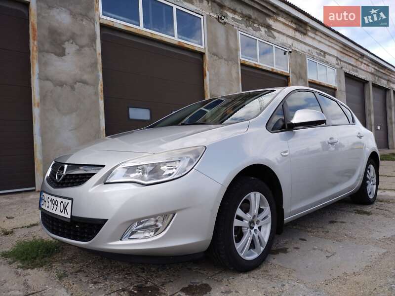 Хетчбек Opel Astra 2011 в Біляївці